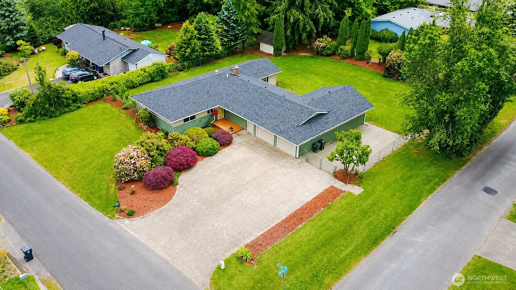 Property photo for 1807 Pine Avenue Ne, Olympia