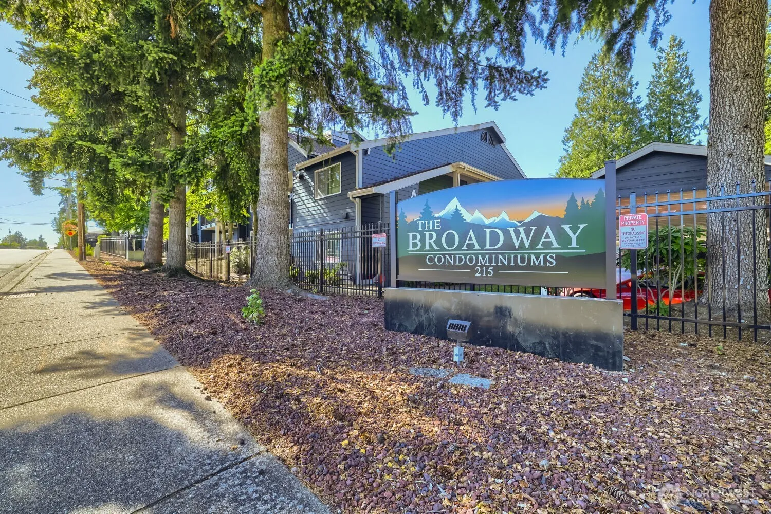 Property photo for 215 100th Street Sw #b-204, Everett photo 2