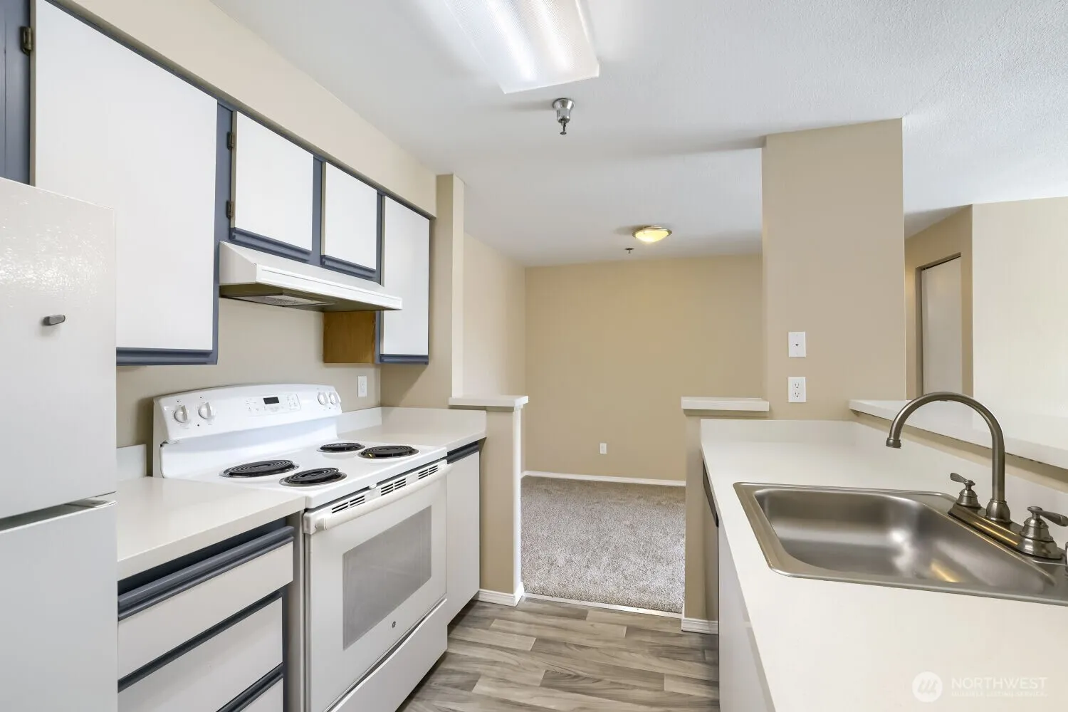 Property photo for 215 100th Street Sw #b-204, Everett photo 4