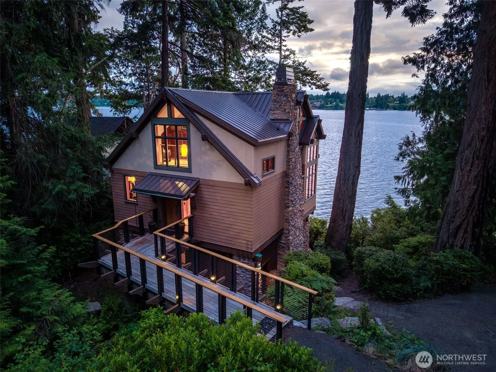Property photo for 8641 Fernwood Street Ne, Olympia