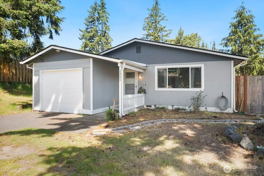 Property photo for 1951 E 65th Street, Tacoma photo 2