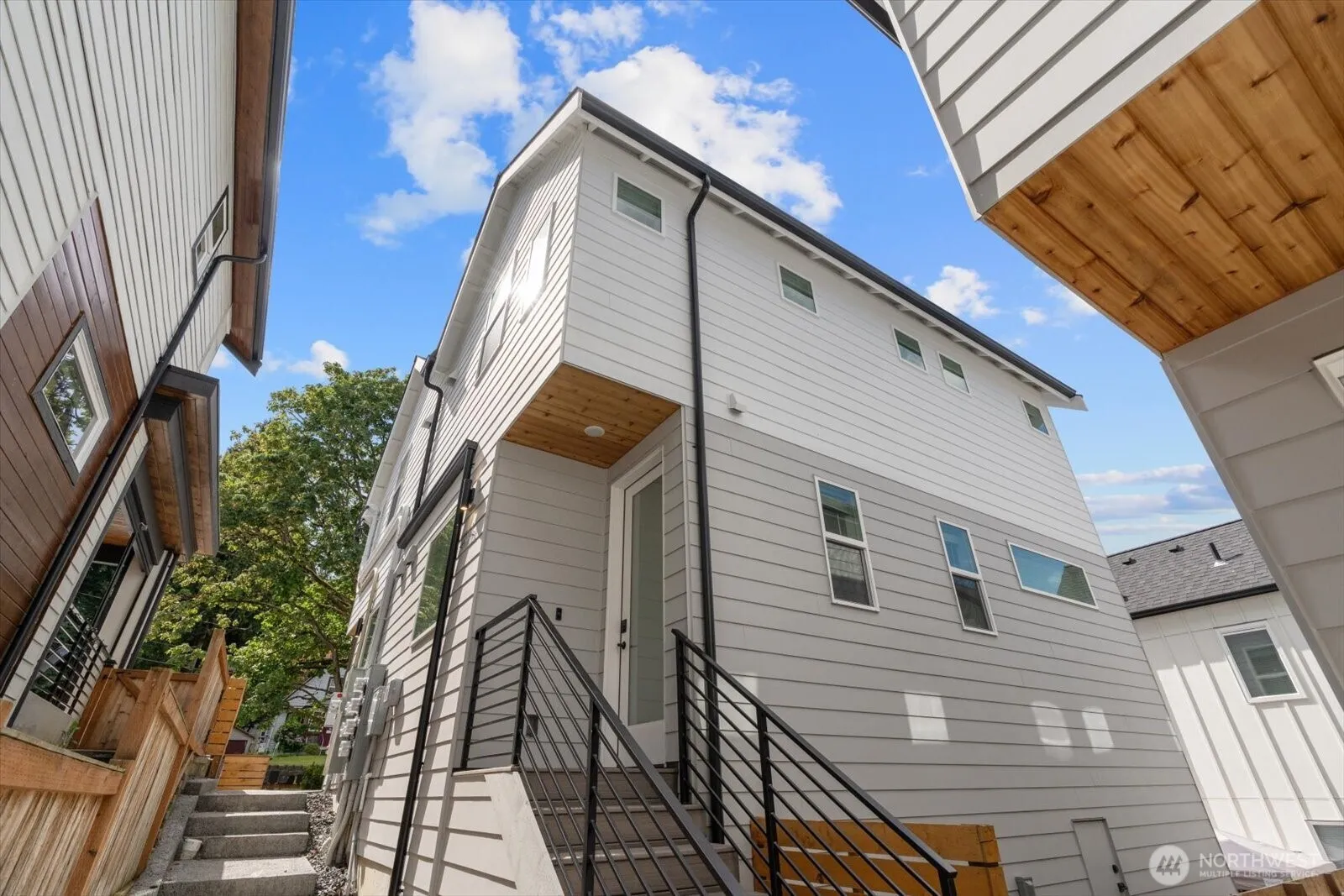 Property photo for 10338 Wallingford Avenue N #b, Seattle