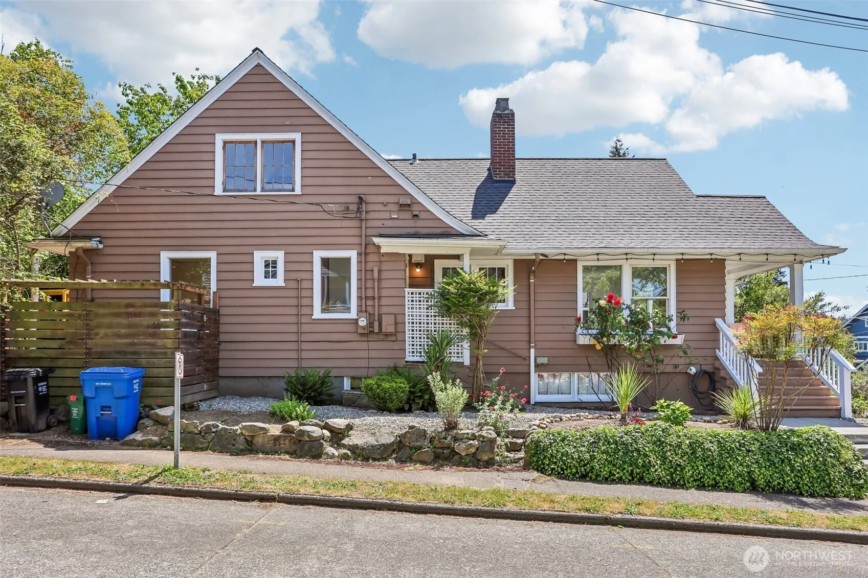 Property photo for 3920 Ashworth Avenue N, Seattle photo 2