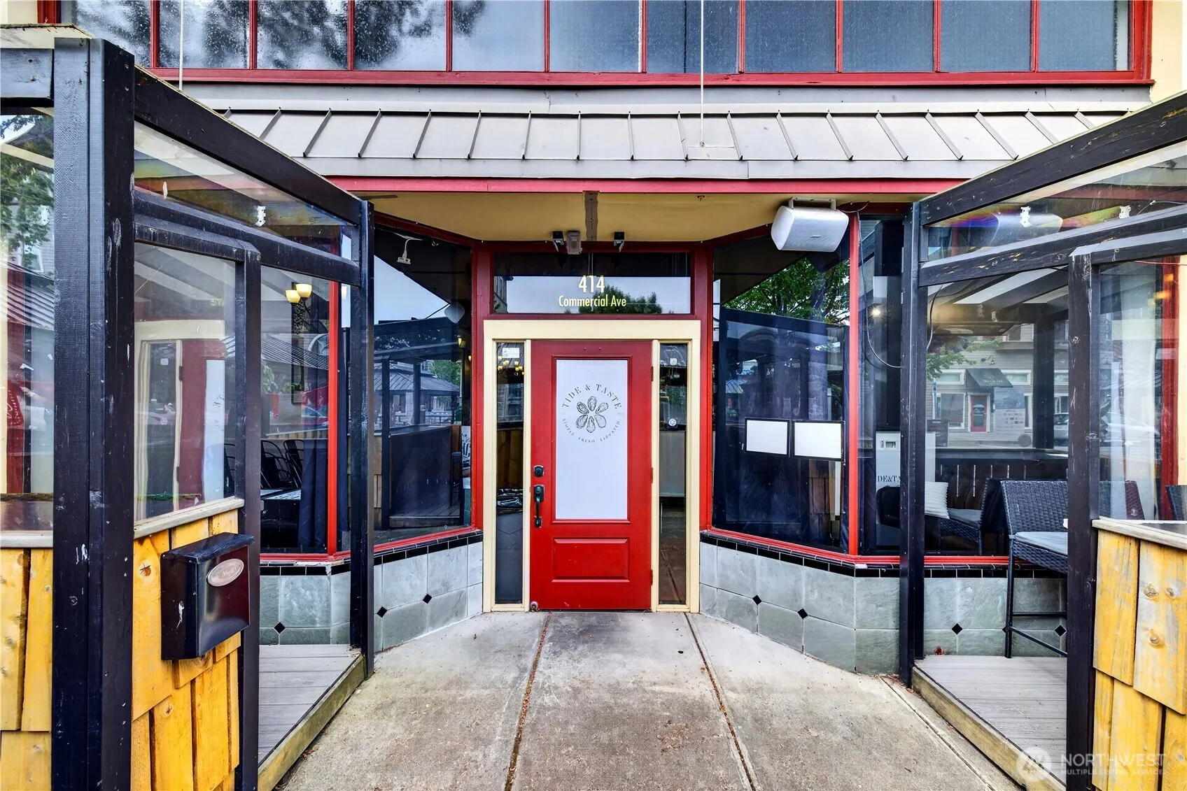 Property photo for 414 Commercial Avenue, Anacortes