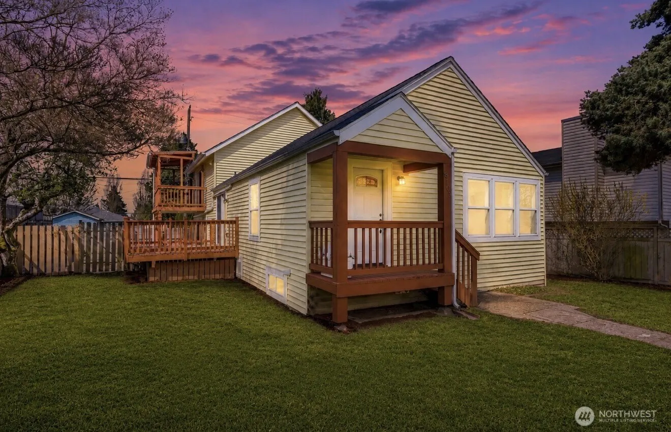 Property photo for 8109 15th Avenue Sw, Seattle