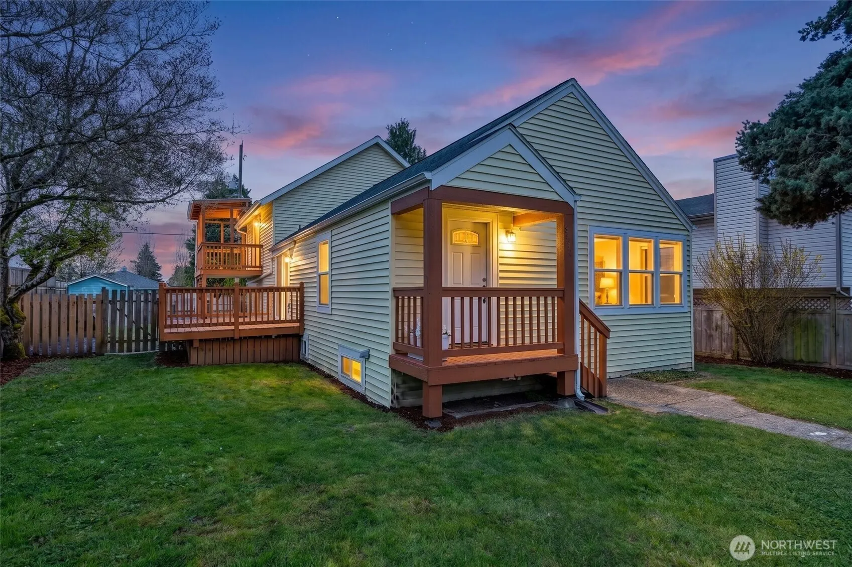 Property photo for 8109 15th Avenue Sw, Seattle photo 2