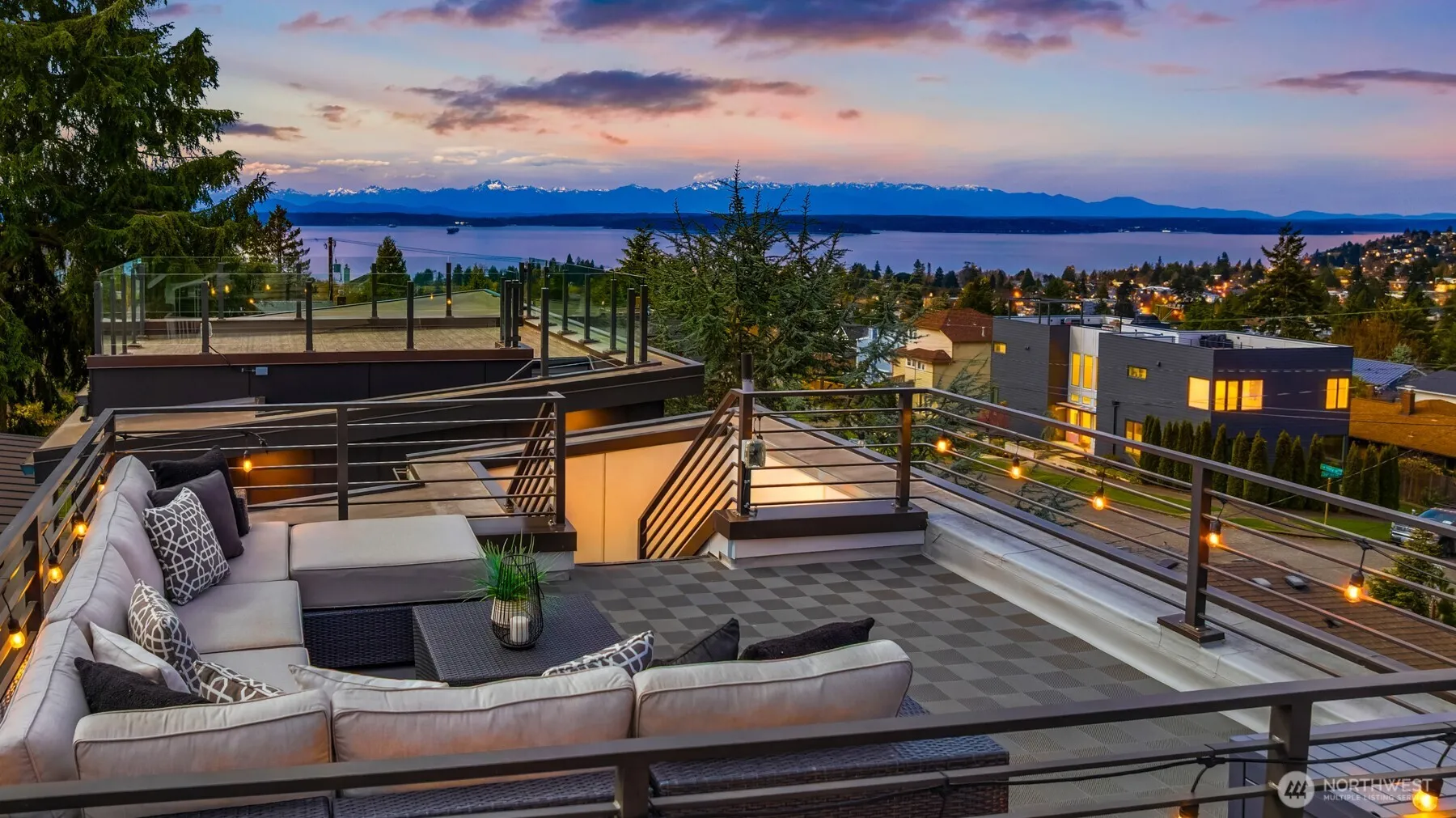 Property photo for 6710 36th Avenue Sw #b, Seattle photo 2