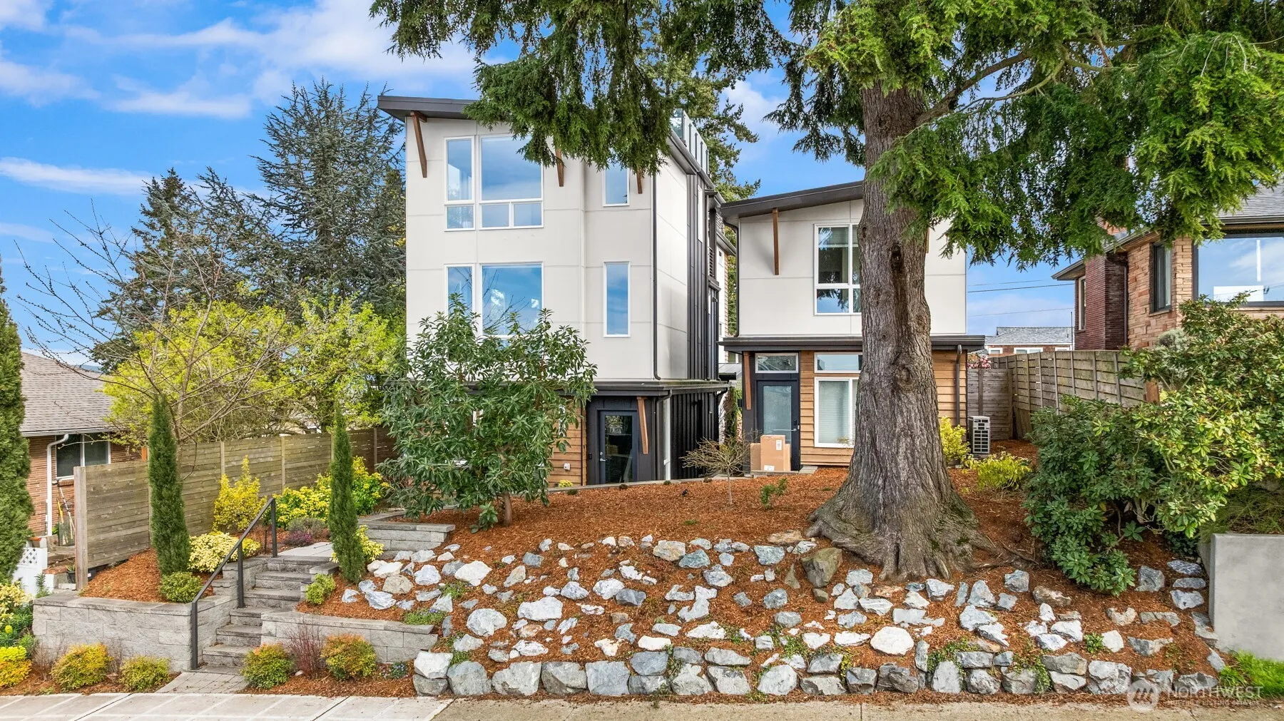 Property photo for 6710 36th Avenue Sw #b, Seattle photo 3