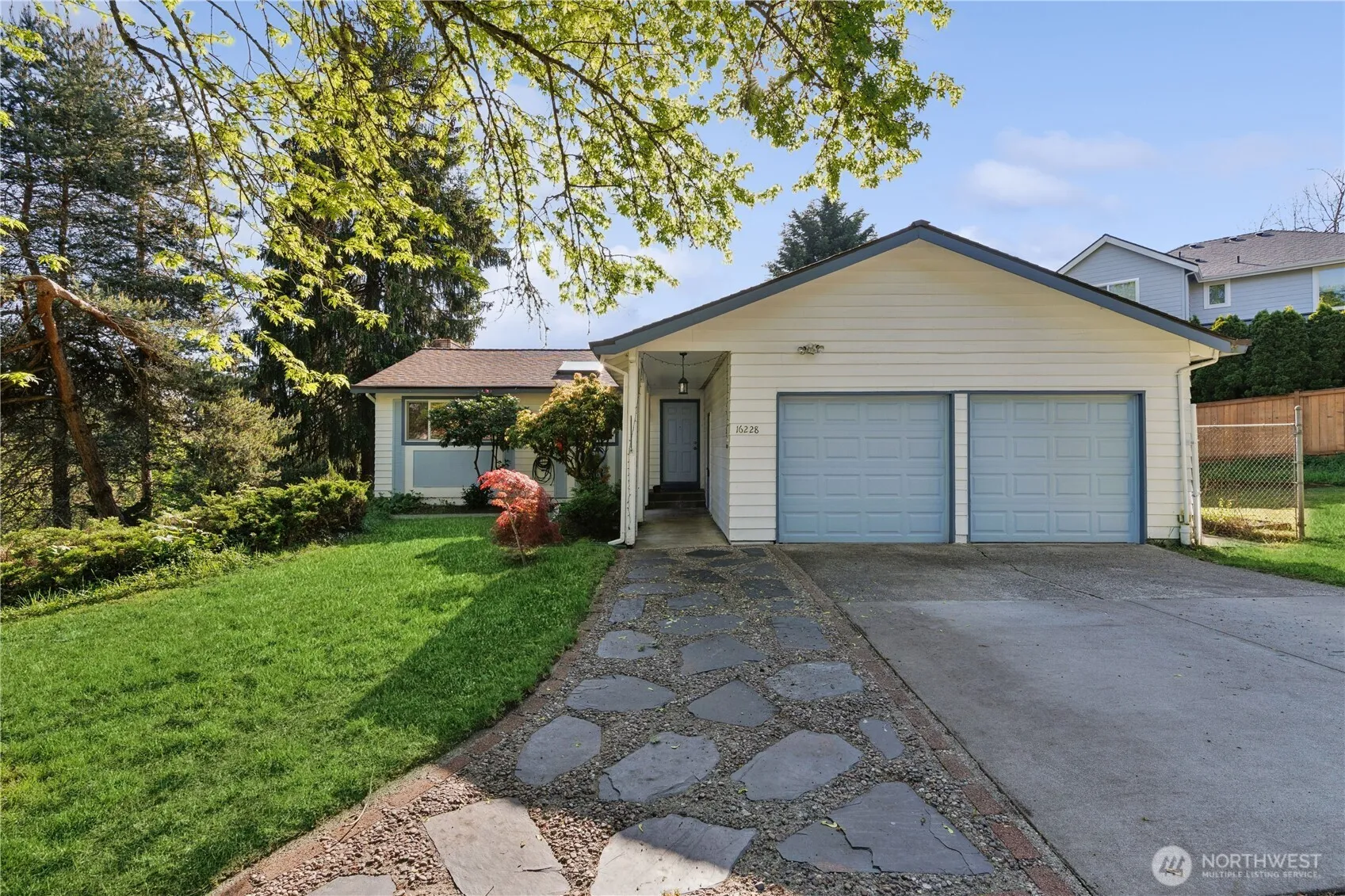 Property photo for 16226 Ne 57th Street, Redmond photo 2