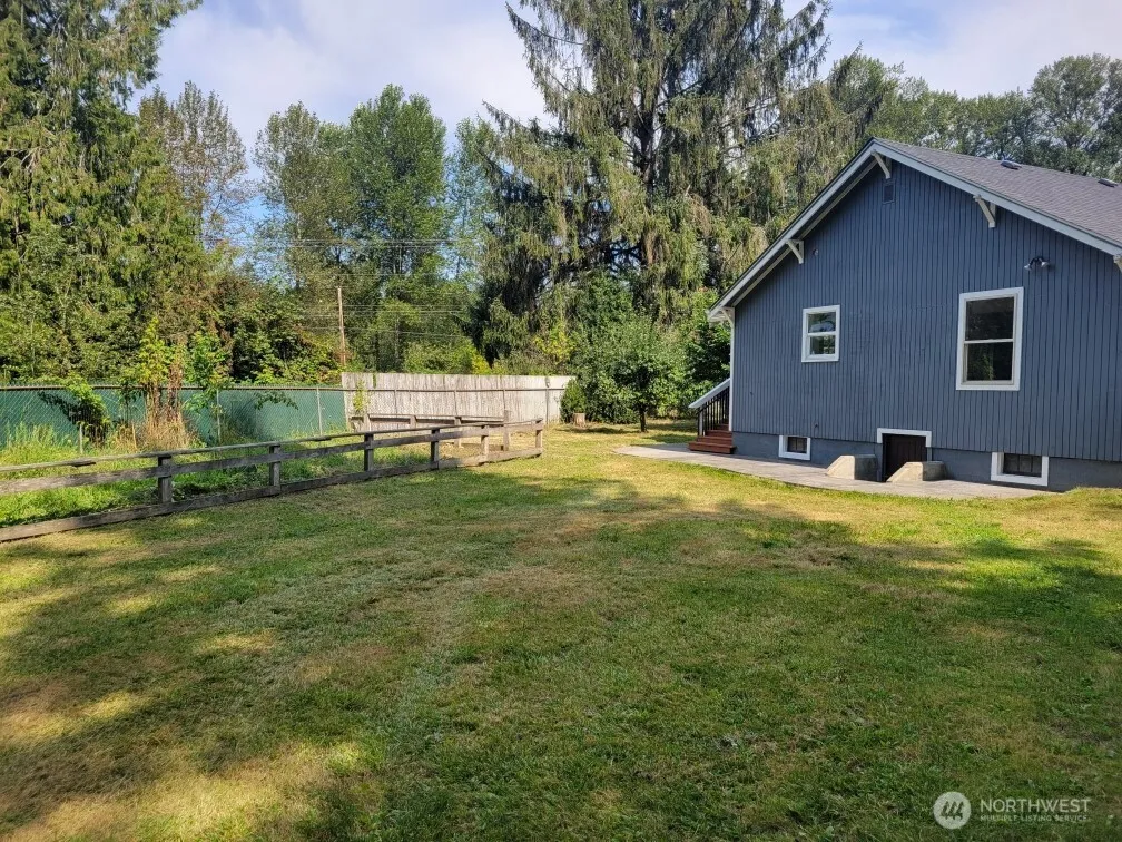 Property photo for 18661 Renton-maple Valley Road, Maple Valley photo 3