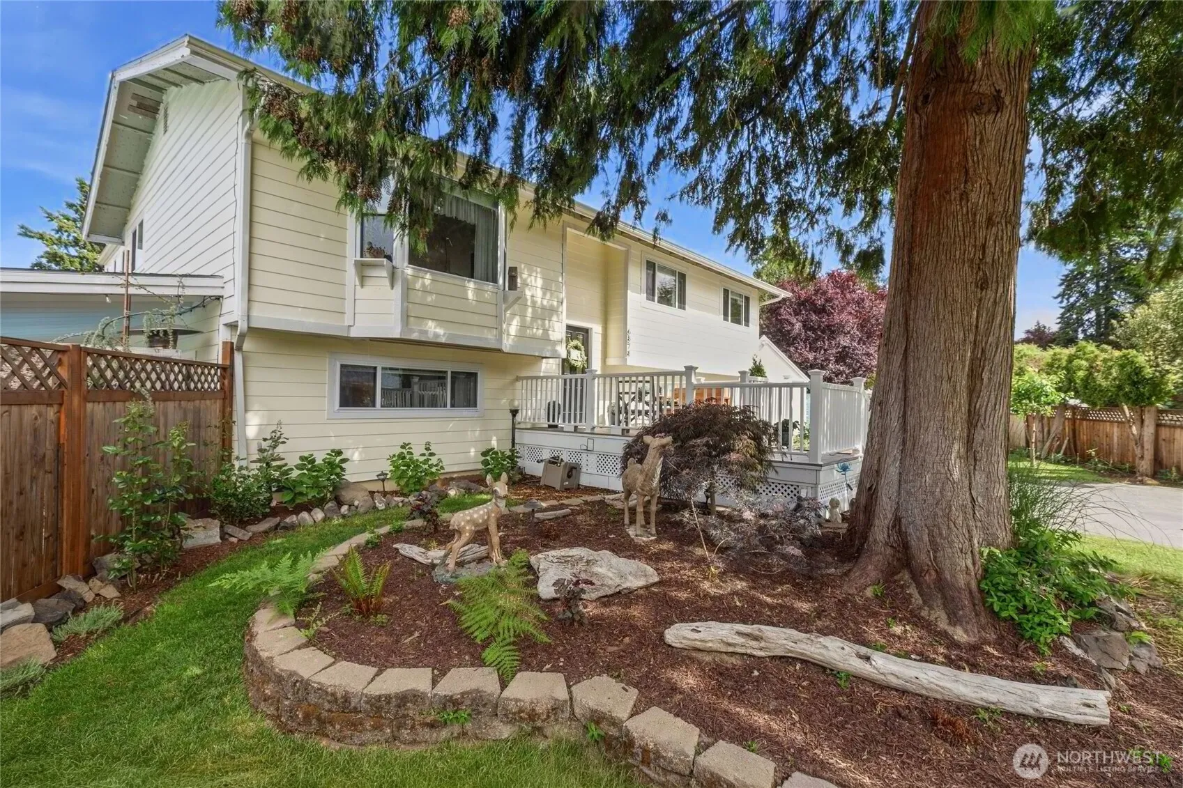 Property photo for 6878 Helena Drive Ne, Bremerton photo 3