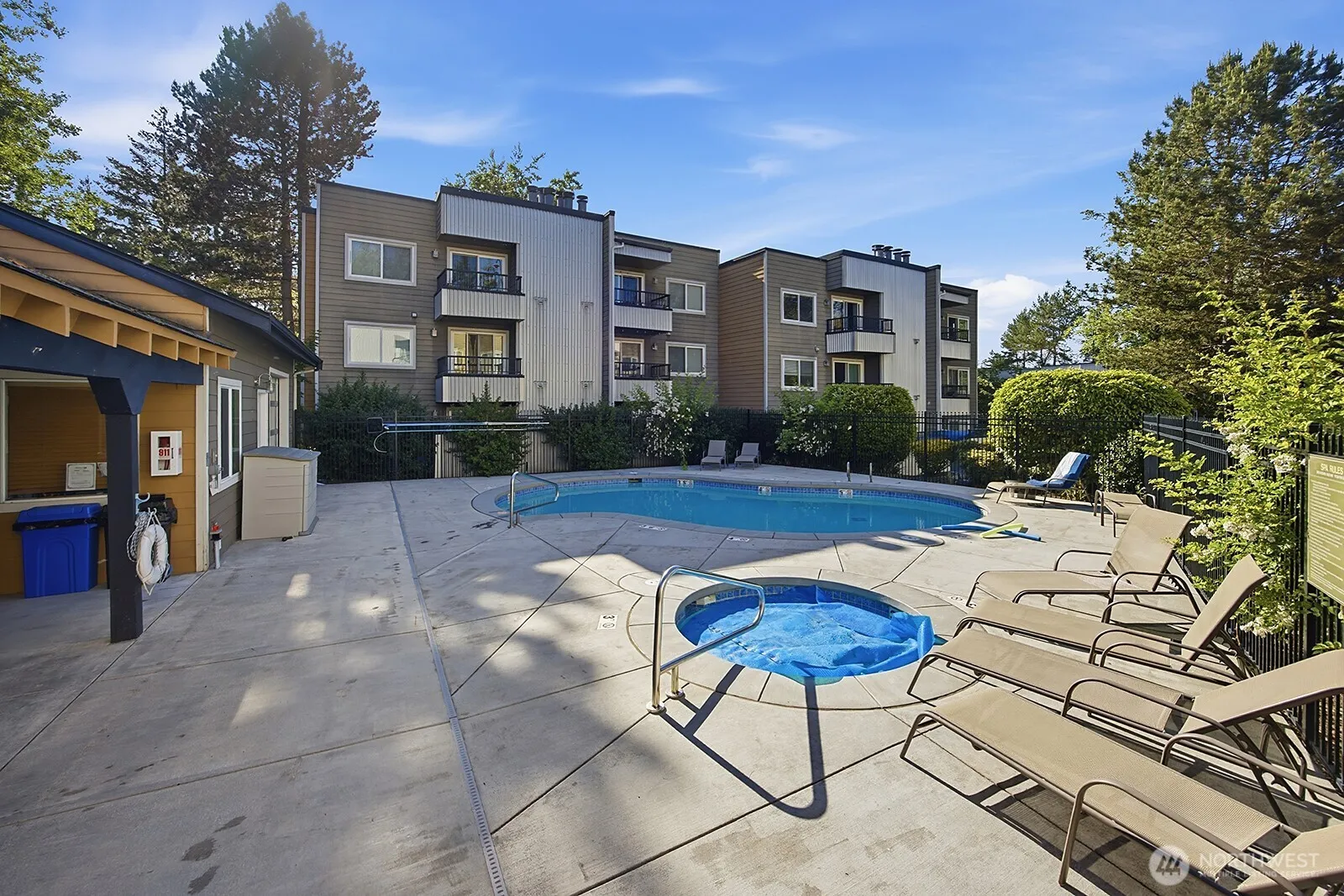 Property photo for 746 Kirkland Circle #f102, Kirkland photo 2