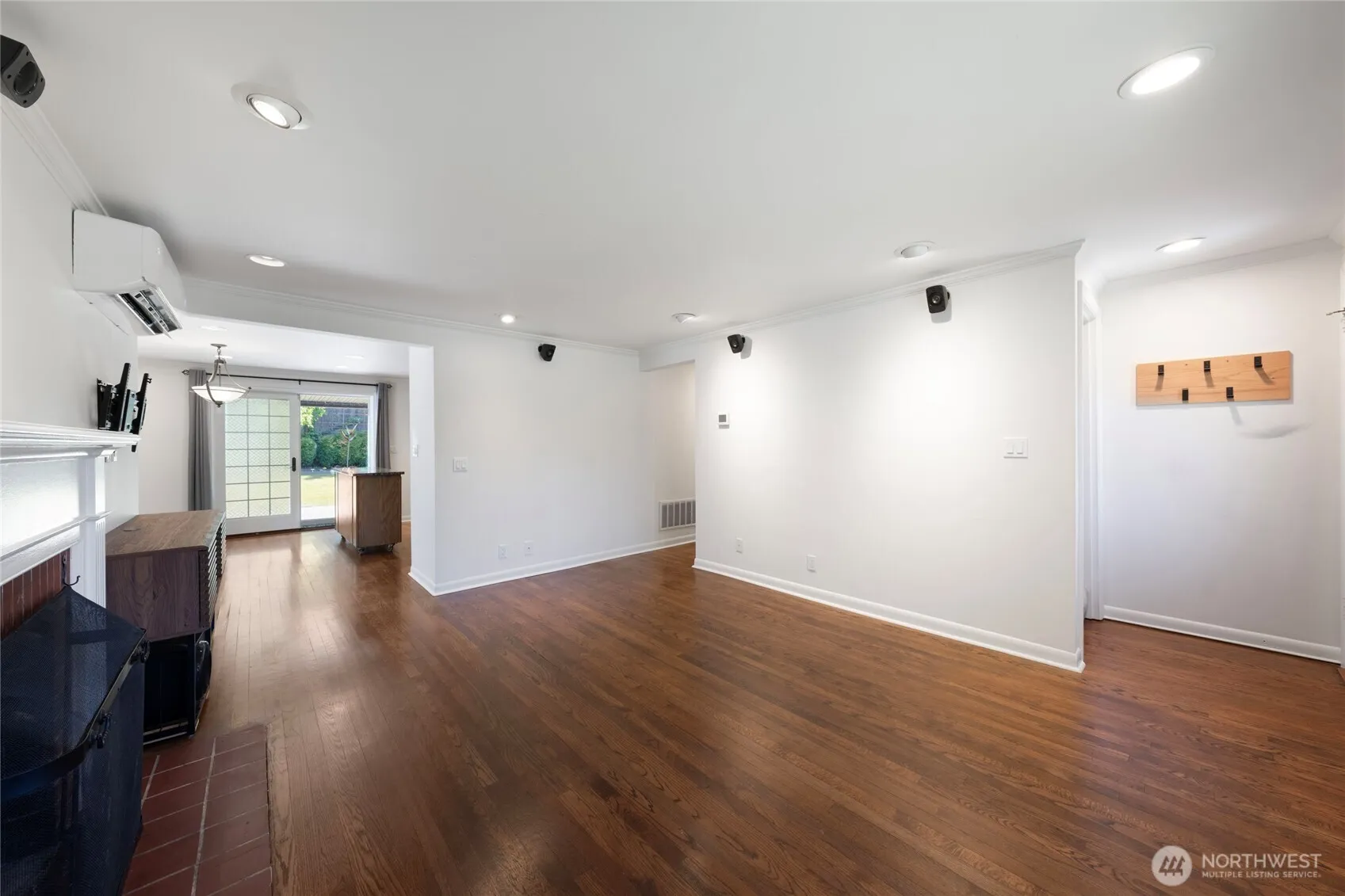 Property photo for 7336 11th Ave Nw, Seattle photo 4