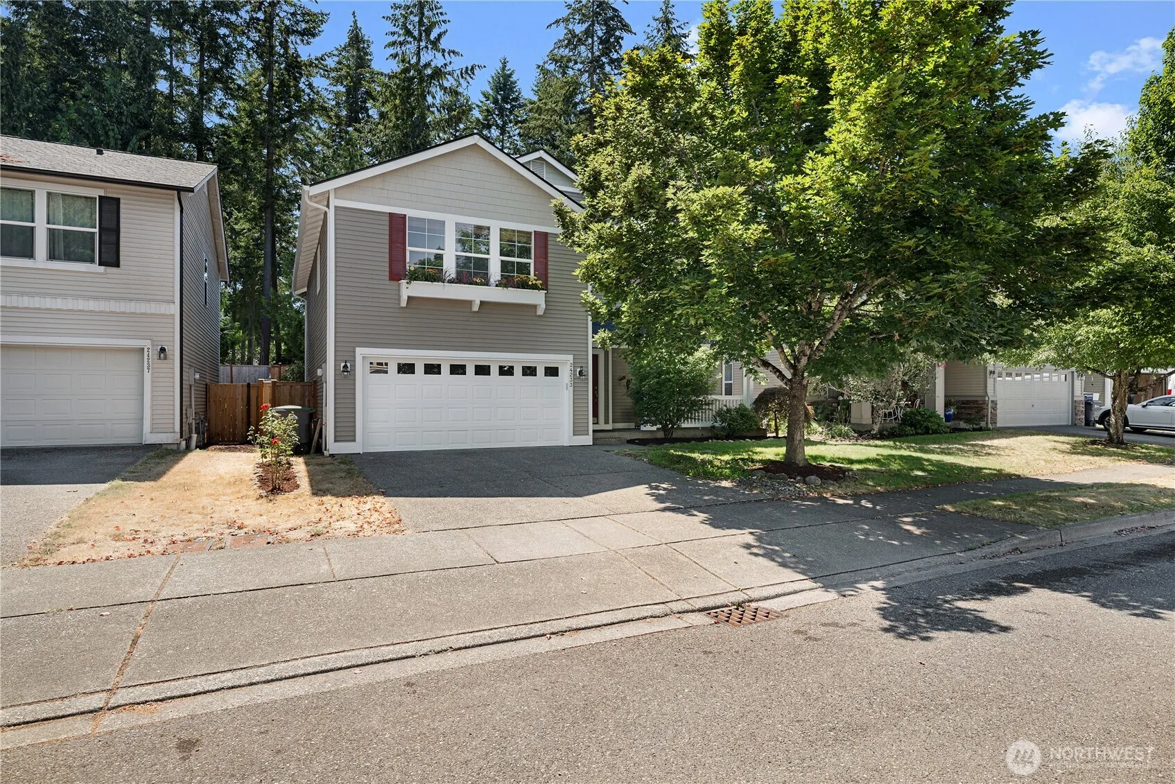 Property photo for 24233 237th Way Se, Maple Valley photo 2