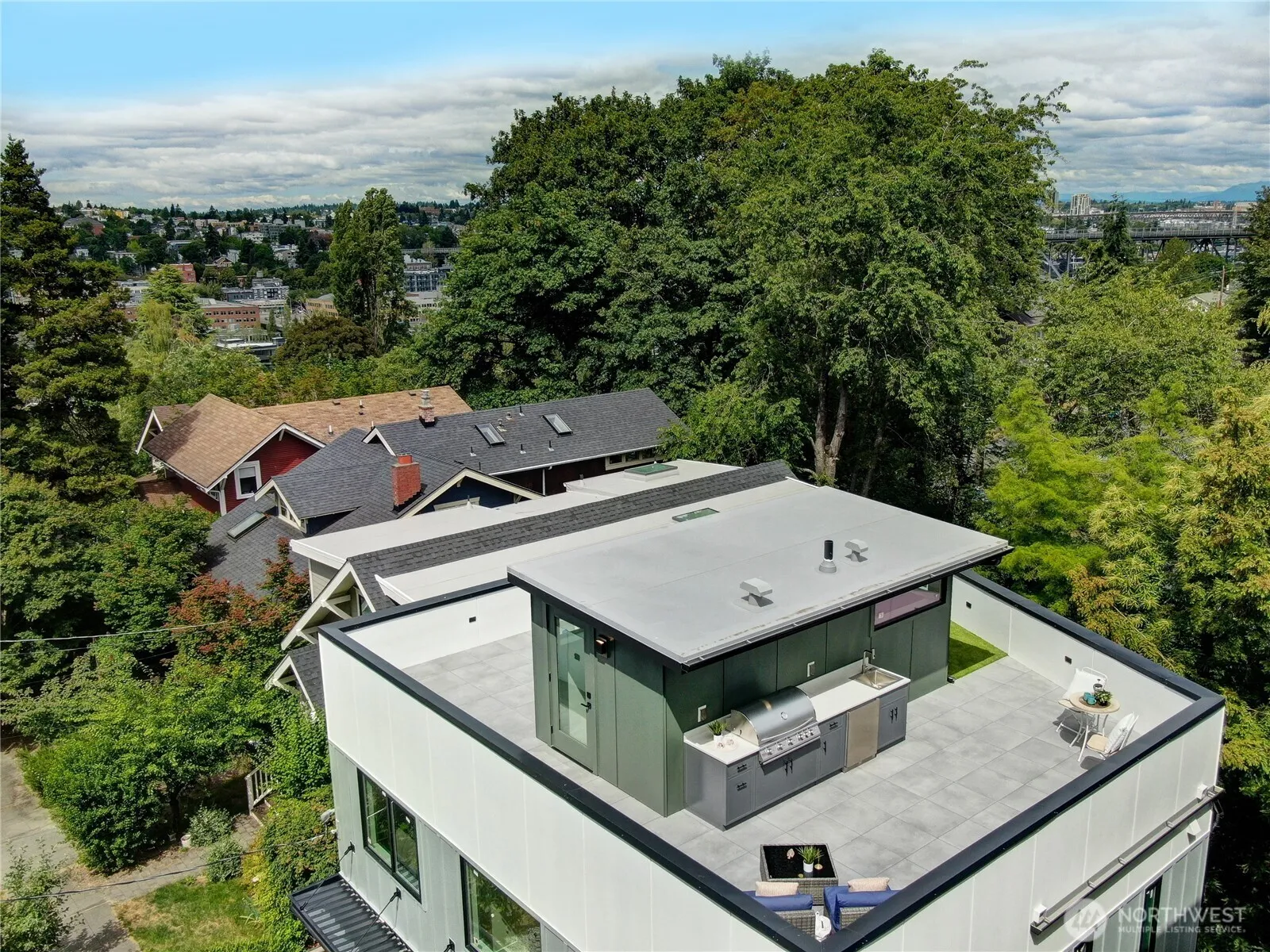 Property photo for 2622 Mayfair Avenue N, Seattle photo 4
