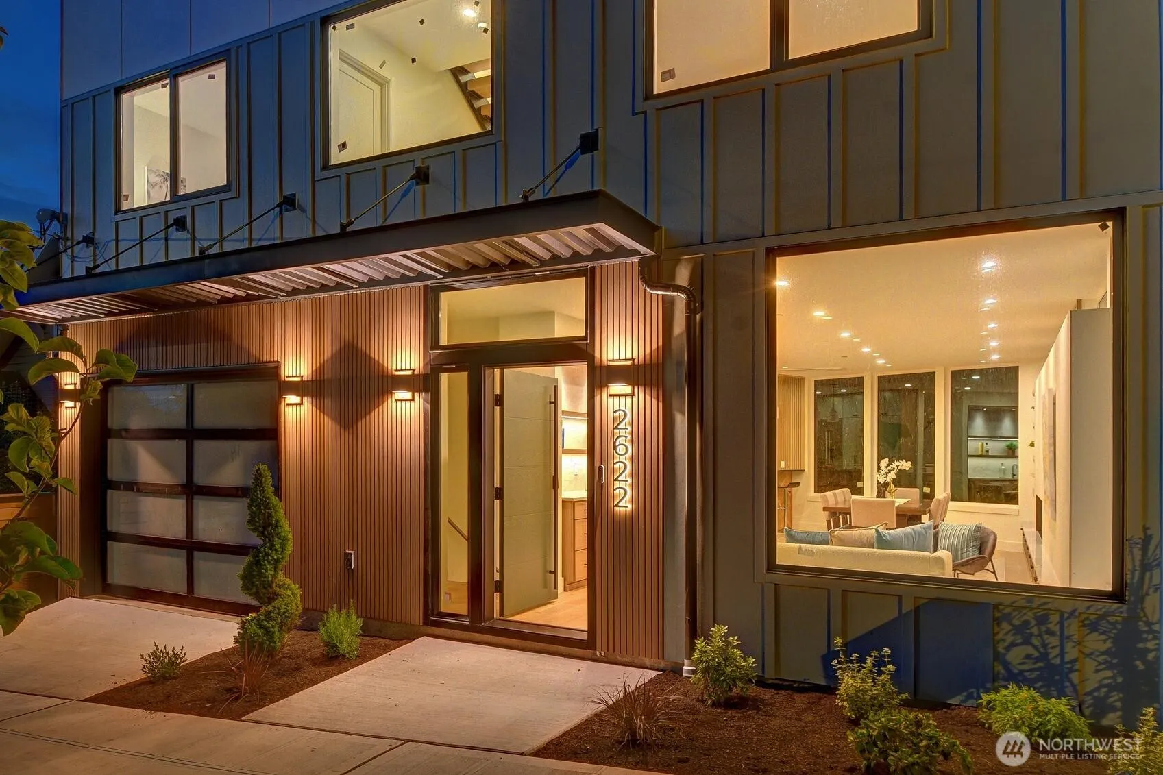 Property photo for 2622 Mayfair Avenue N, Seattle photo 2