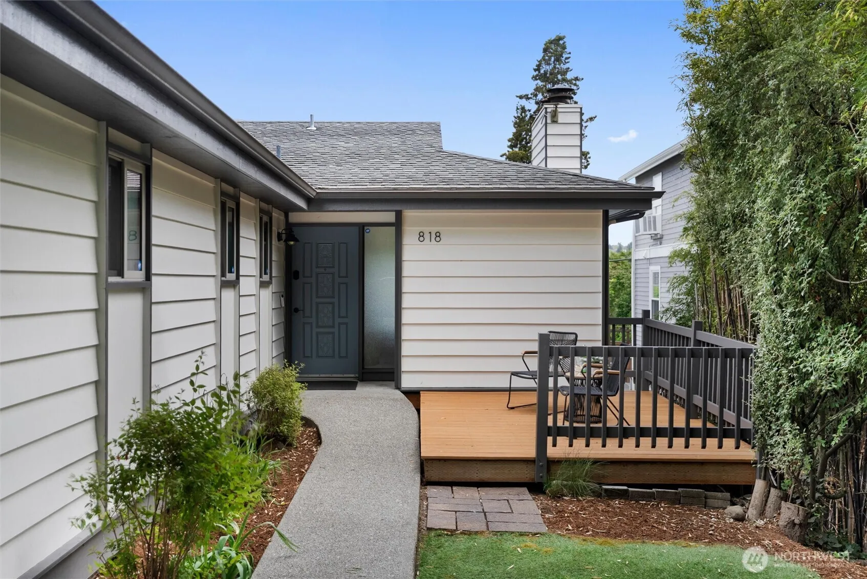 Property photo for 818 W Argand Street, Seattle photo 3
