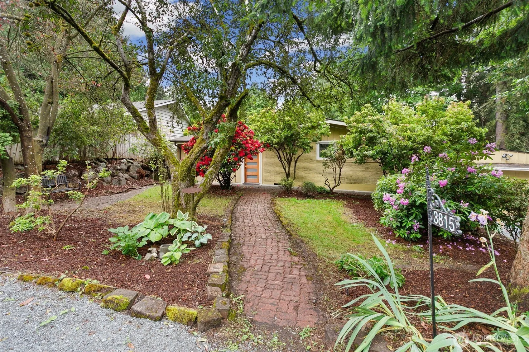 Property photo for 3815 Ne 113th Street, Seattle