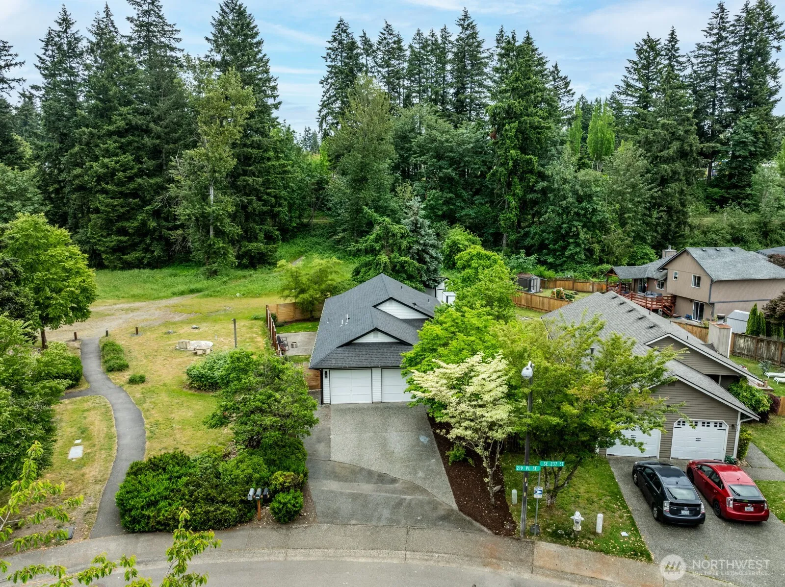Property photo for 21927 Se 237th St, Maple Valley photo 4
