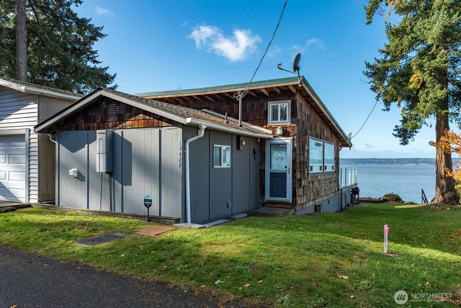 Property photo for 19422 Soundview Drive Nw, Stanwood photo 4