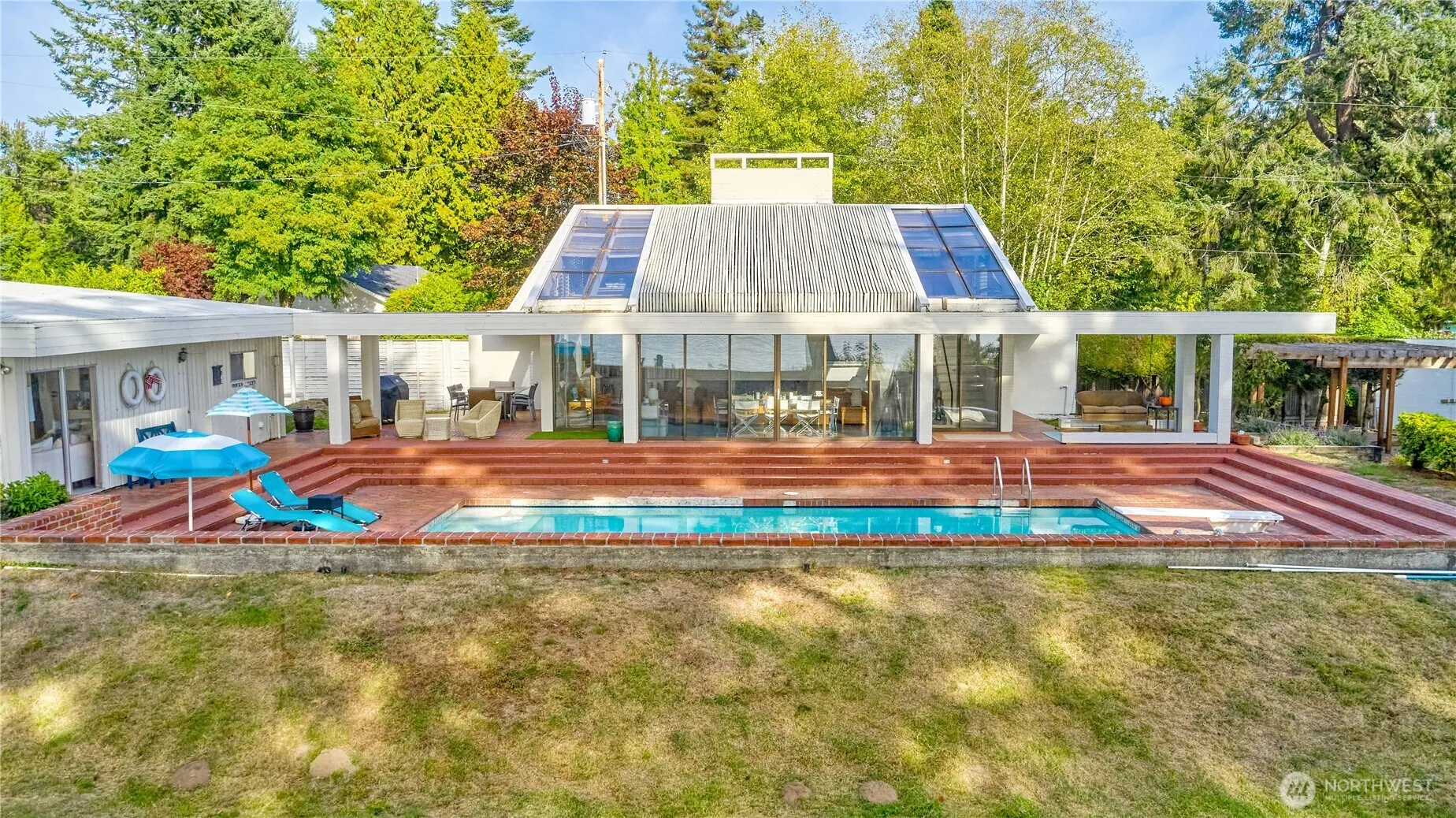 Property photo for 345 Gulf View Crescent, Point Roberts photo 5
