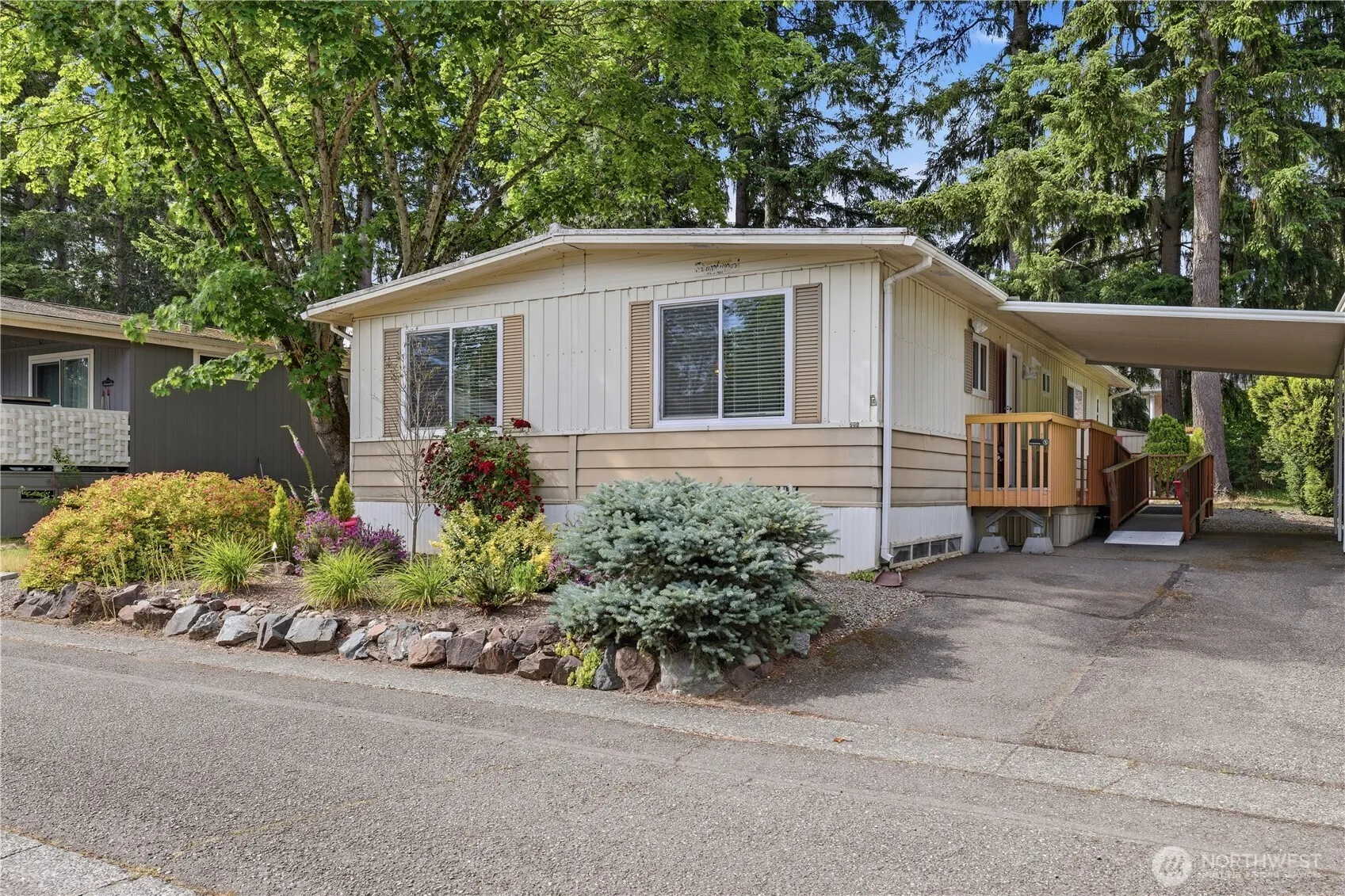 Property photo for 18425 Ne 95th Street #221, Redmond photo 3