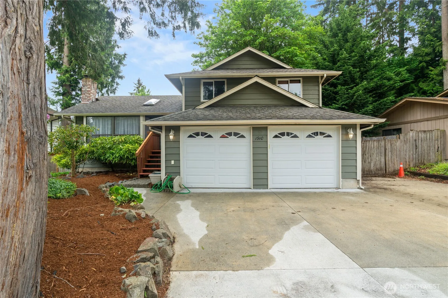 Property photo for 1910 173rd Street Se, Bothell photo 2