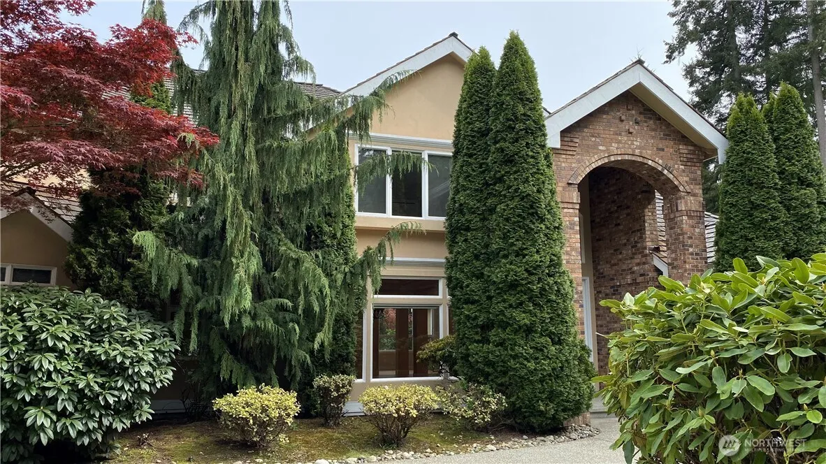Property photo for 13953 Ne 31st Place, Bellevue