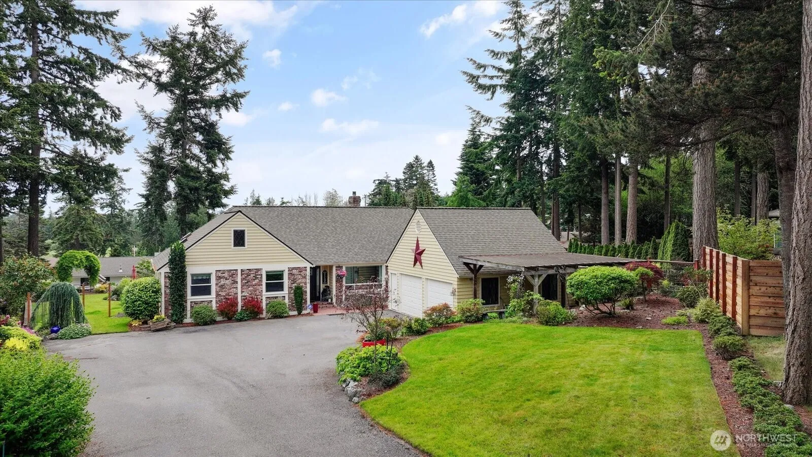 Property photo for 1596 Links Way, Oak Harbor