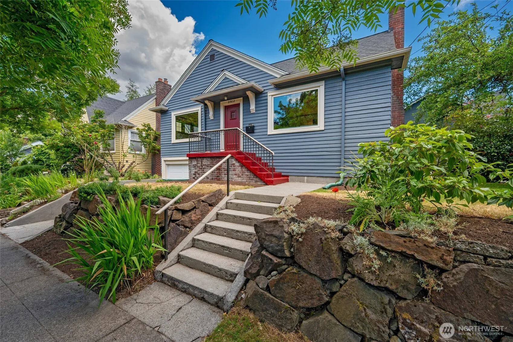 Property photo for 2562 6th Avenue W, Seattle