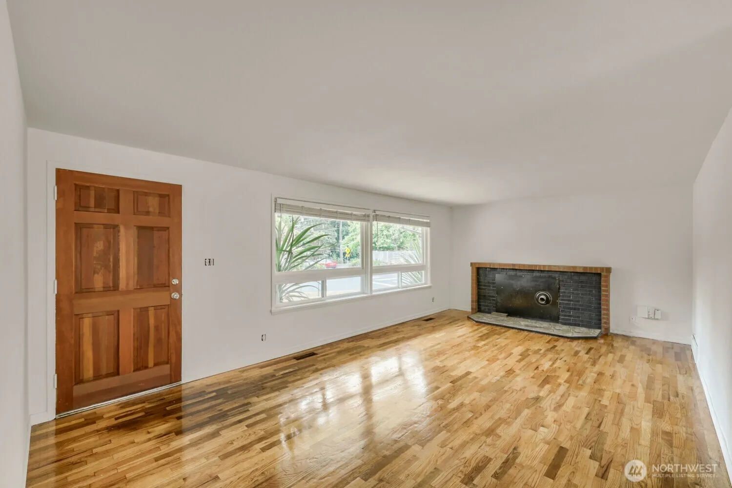 Property photo for 7525 200th St Sw, Lynnwood photo 5