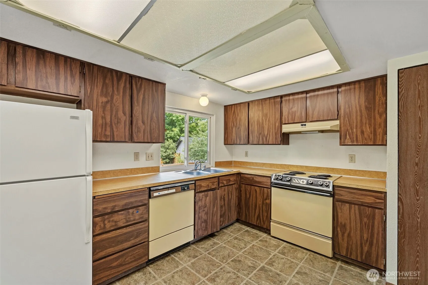 Property photo for 2706 164th Place Se, Bothell photo 5