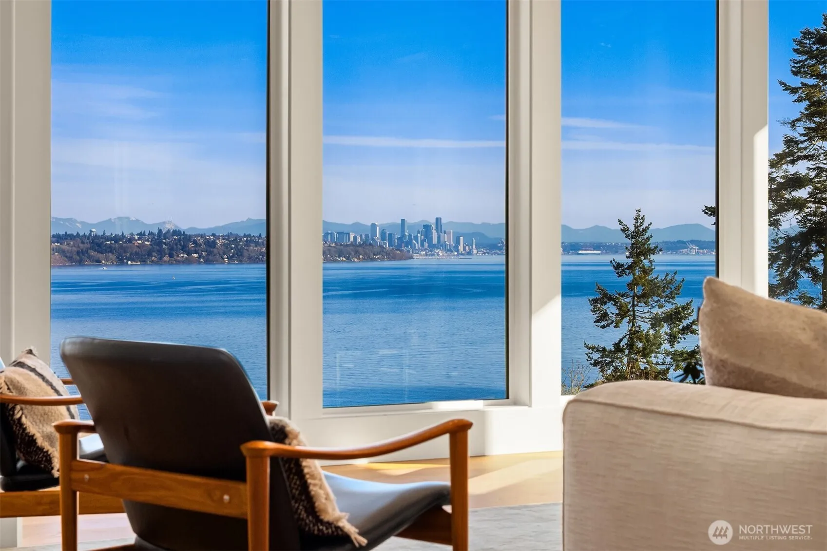 Property photo for 12168 Sunrise Drive Ne, Bainbridge Island photo 4