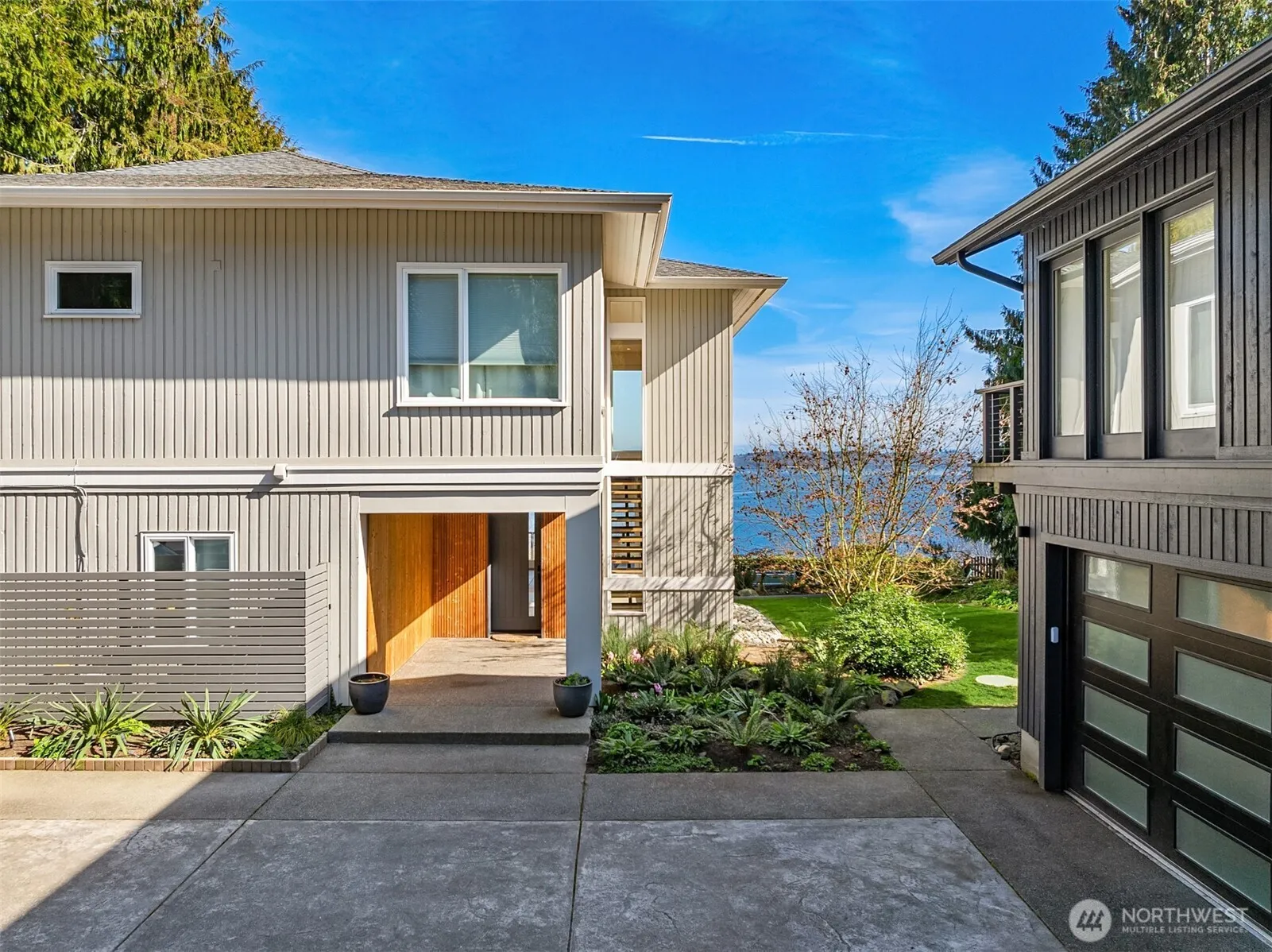 Property photo for 12168 Sunrise Drive Ne, Bainbridge Island photo 2