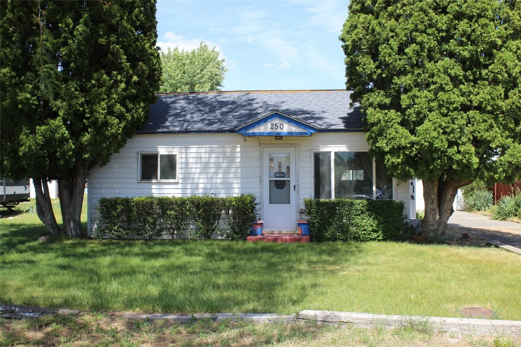 Property photo for 250 W May Avenue, Washtucna