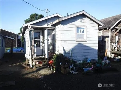 Property photo for 1004 K Place, Long Beach