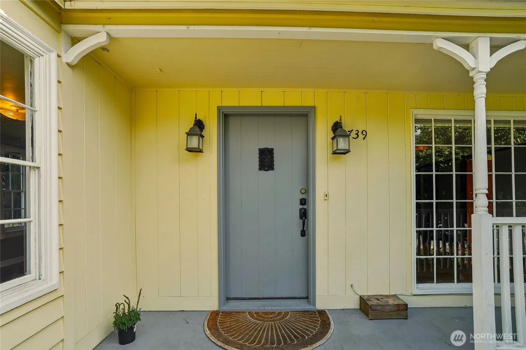 Property photo for 739 N 165th Street, Shoreline photo 3
