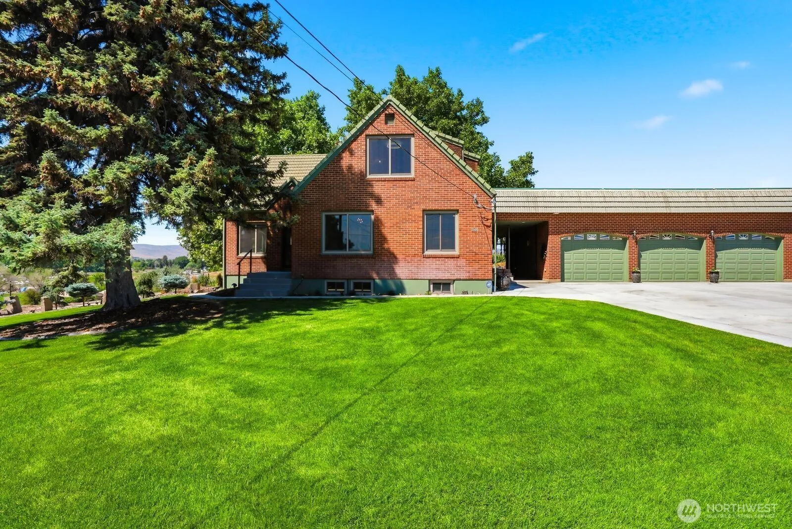 Property photo for 2606 Draper Road, Yakima