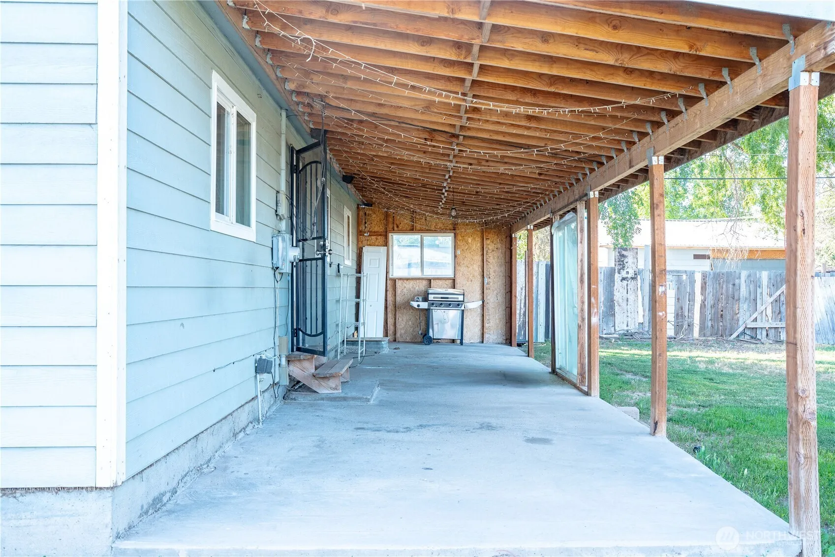 Property photo for 112 W Loop Drive, Moses Lake photo 4