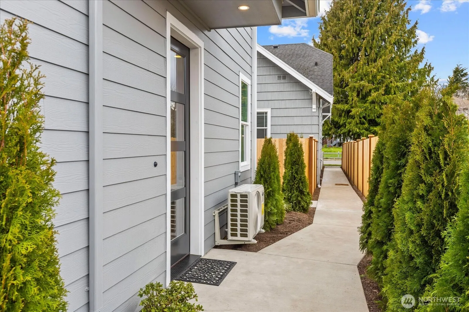Property photo for 2217 Hoyt Avenue #b, Everett photo 3