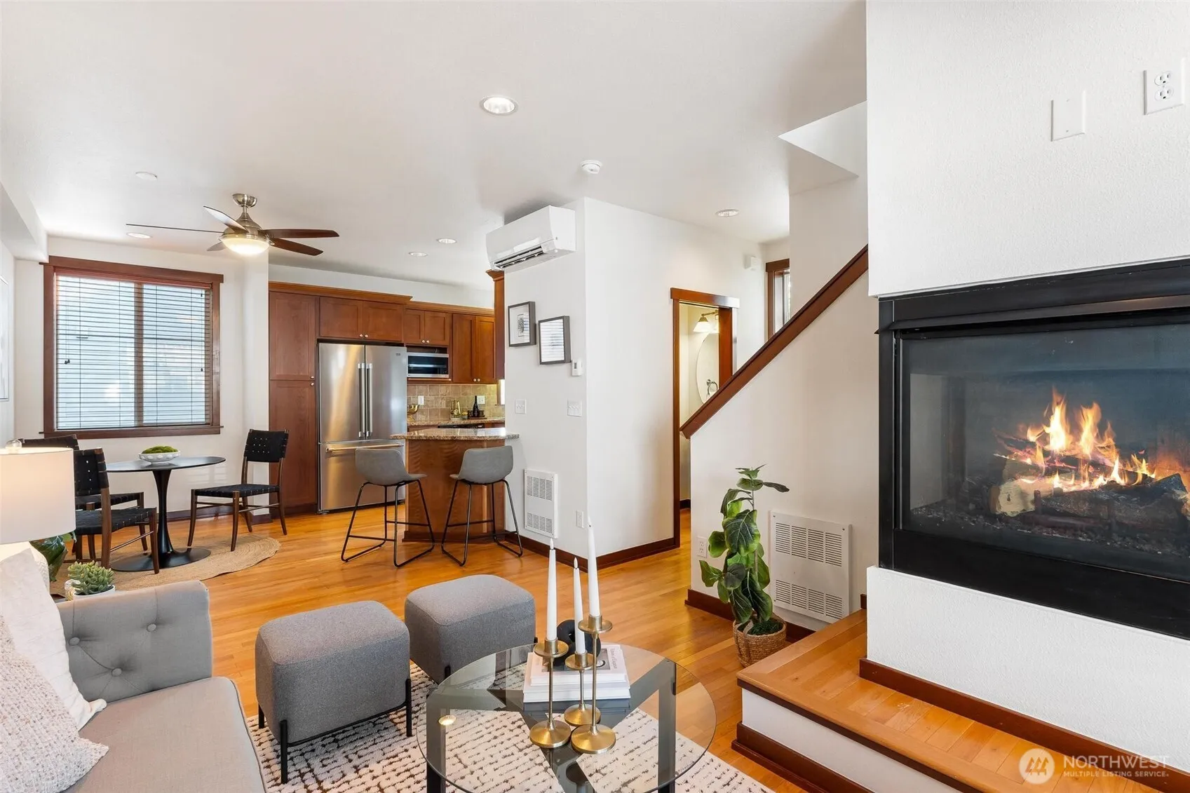 Property photo for 2400 W Boston Street, Seattle photo 4
