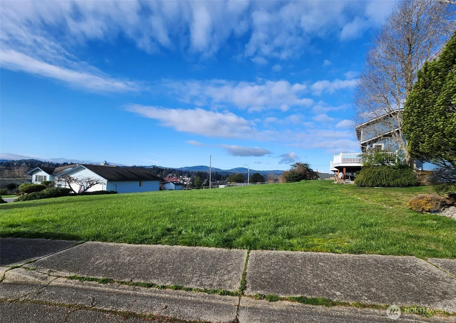 Property photo for 3023 Pawnee Drive, Bremerton photo 2