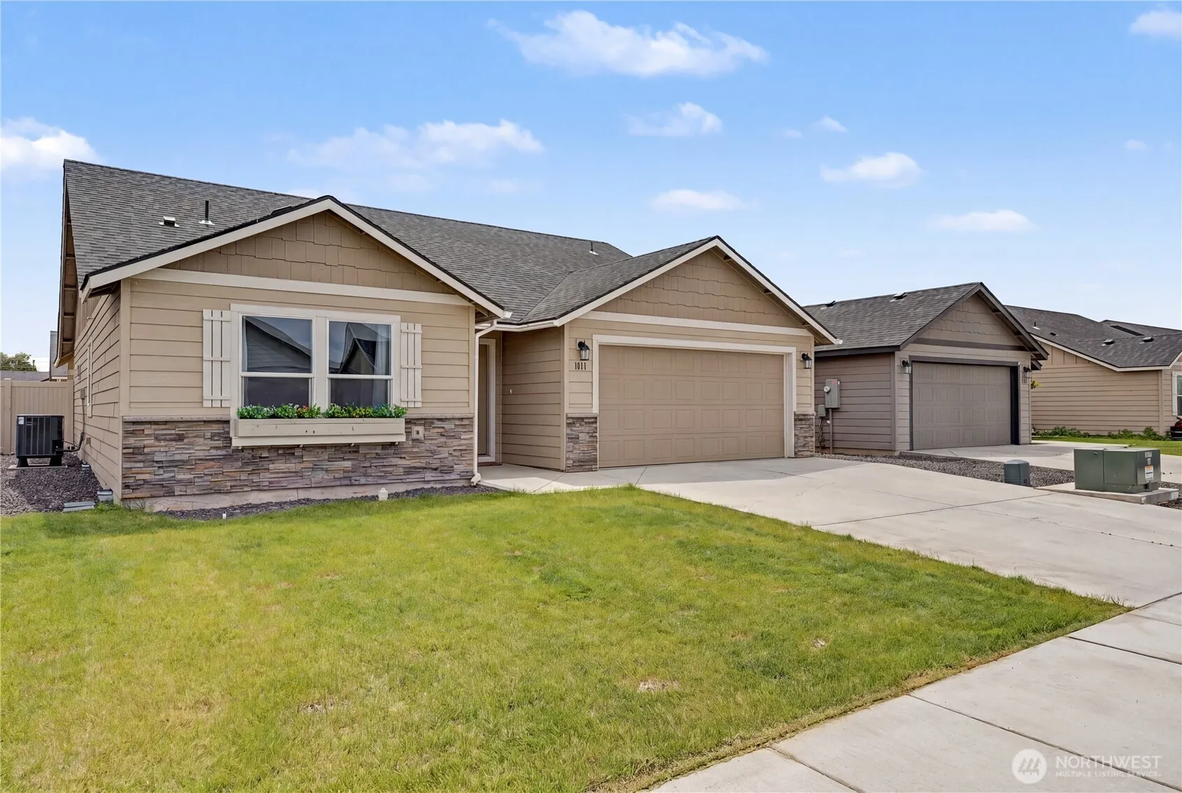 Property photo for 1011 W Aspen Road, Moses Lake photo 2