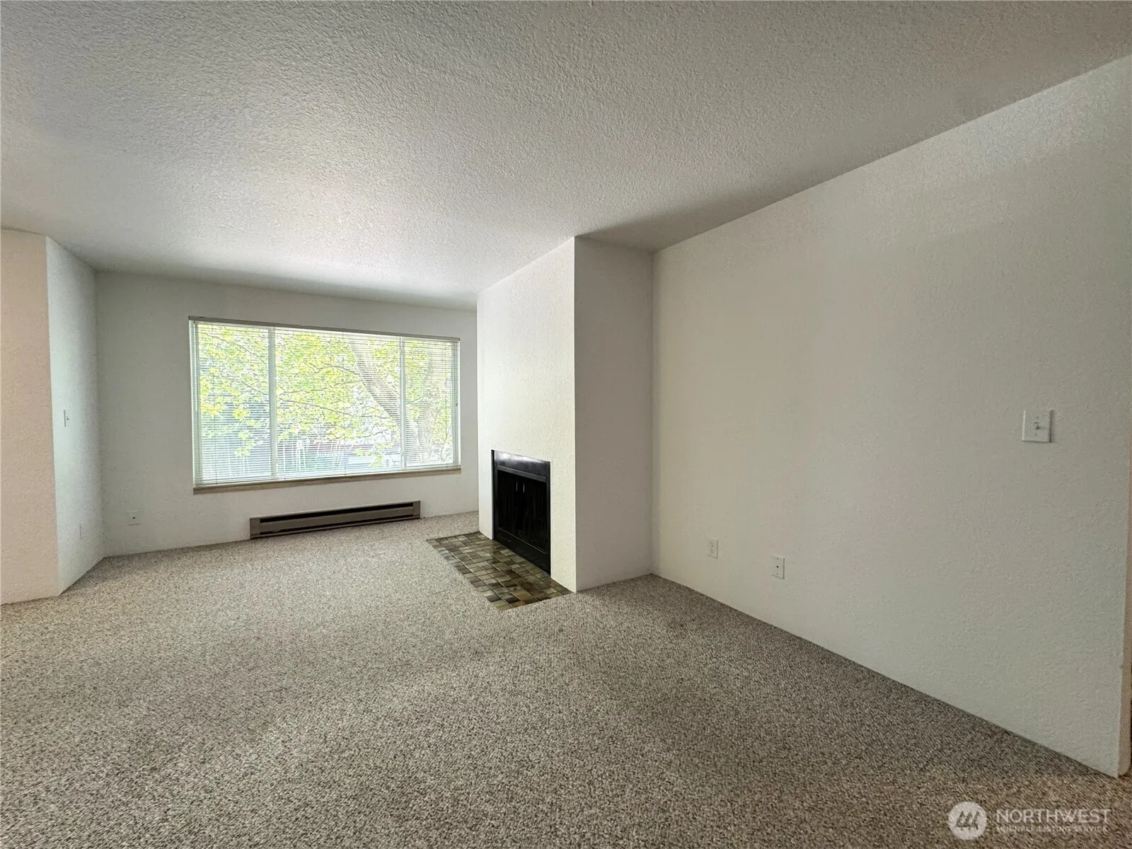 Property photo for 555 N 105th Street, Seattle photo 2