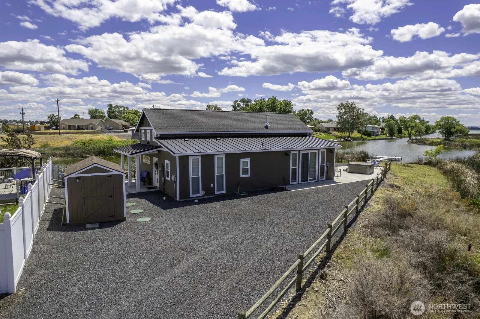Property photo for 1300 W Marina Drive #7, Moses Lake photo 4