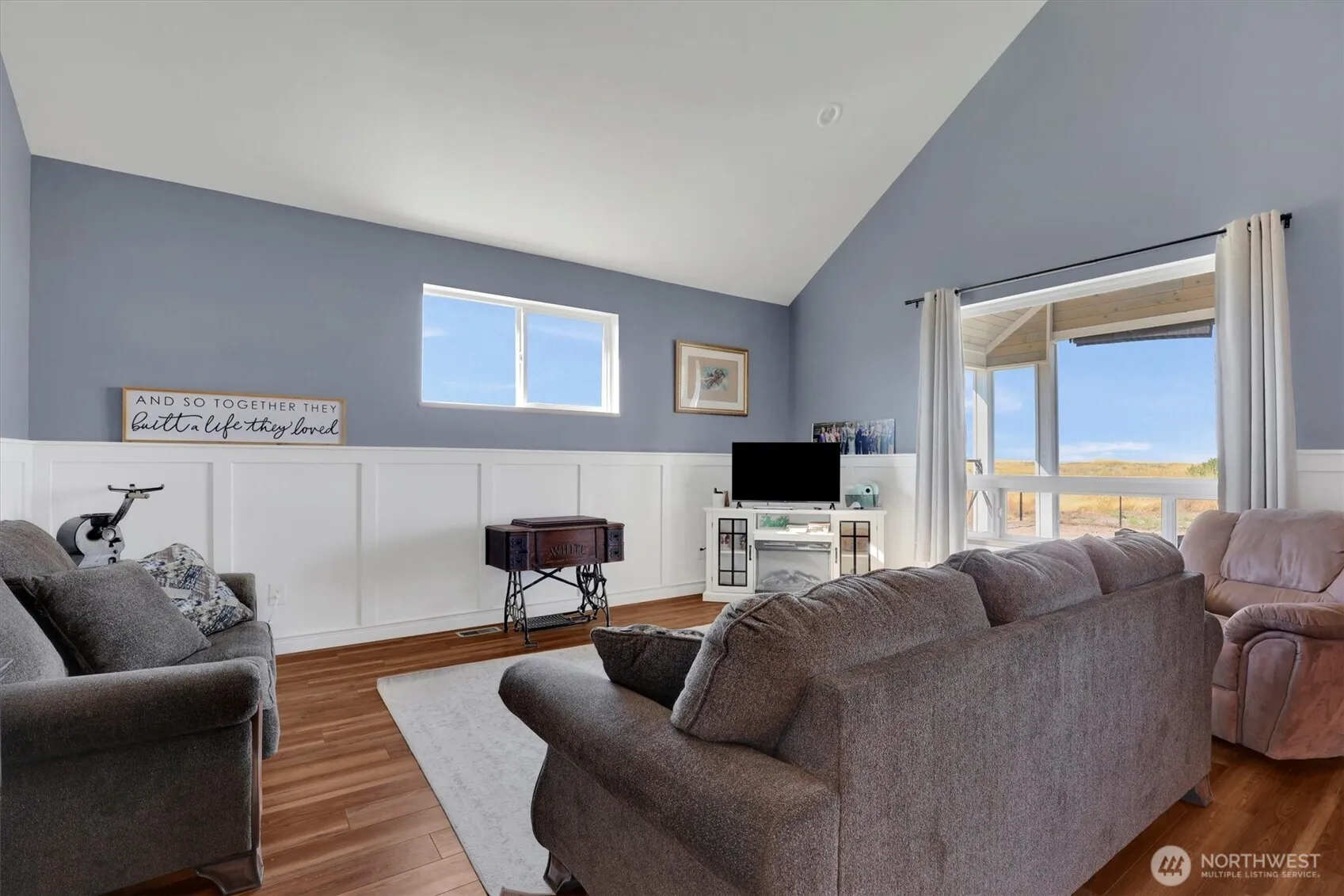 Property photo for 28141 Wild Rose, Davenport photo 4