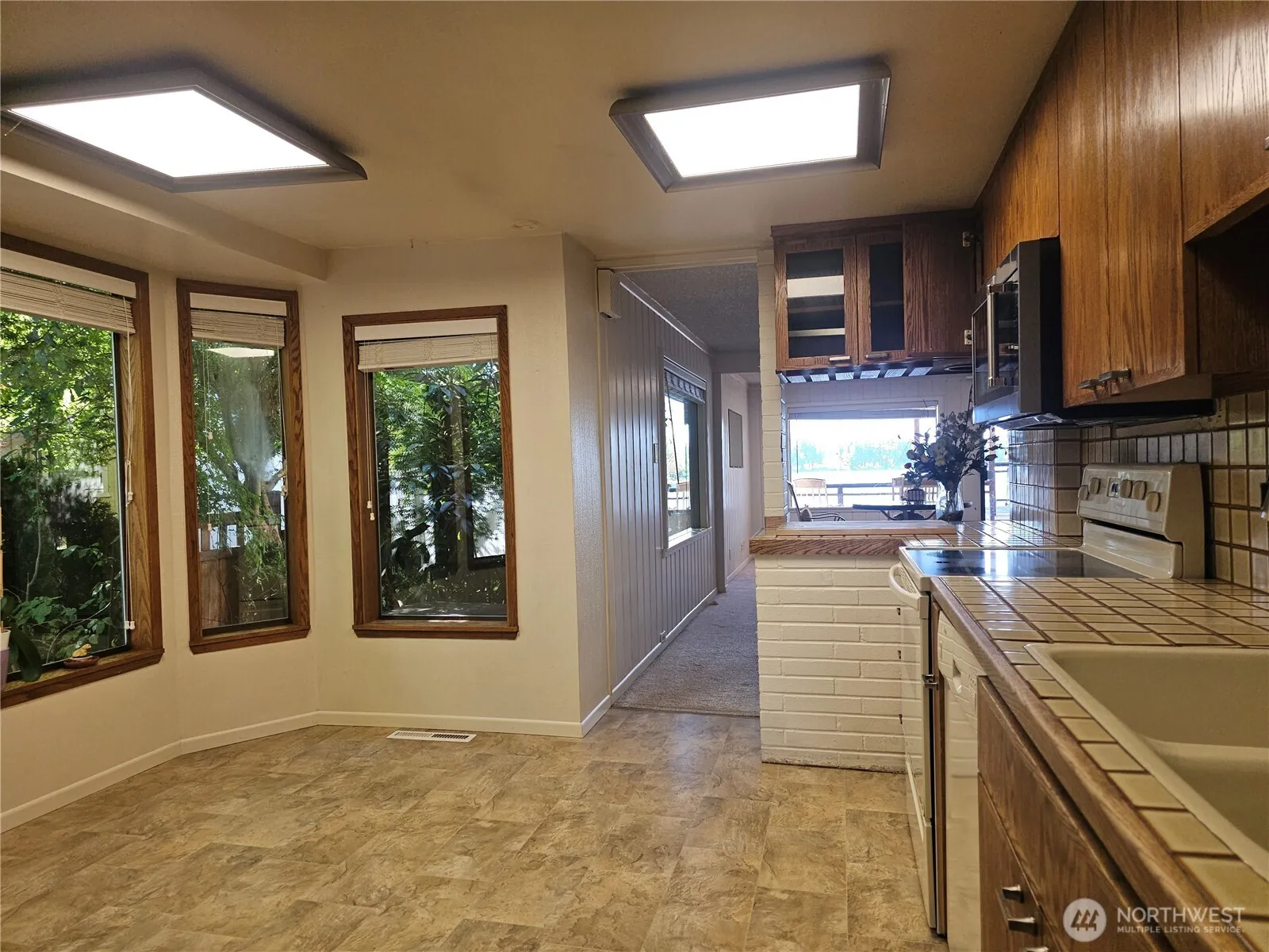 Property photo for 15402 Rose Road Sw, Lakewood photo 5