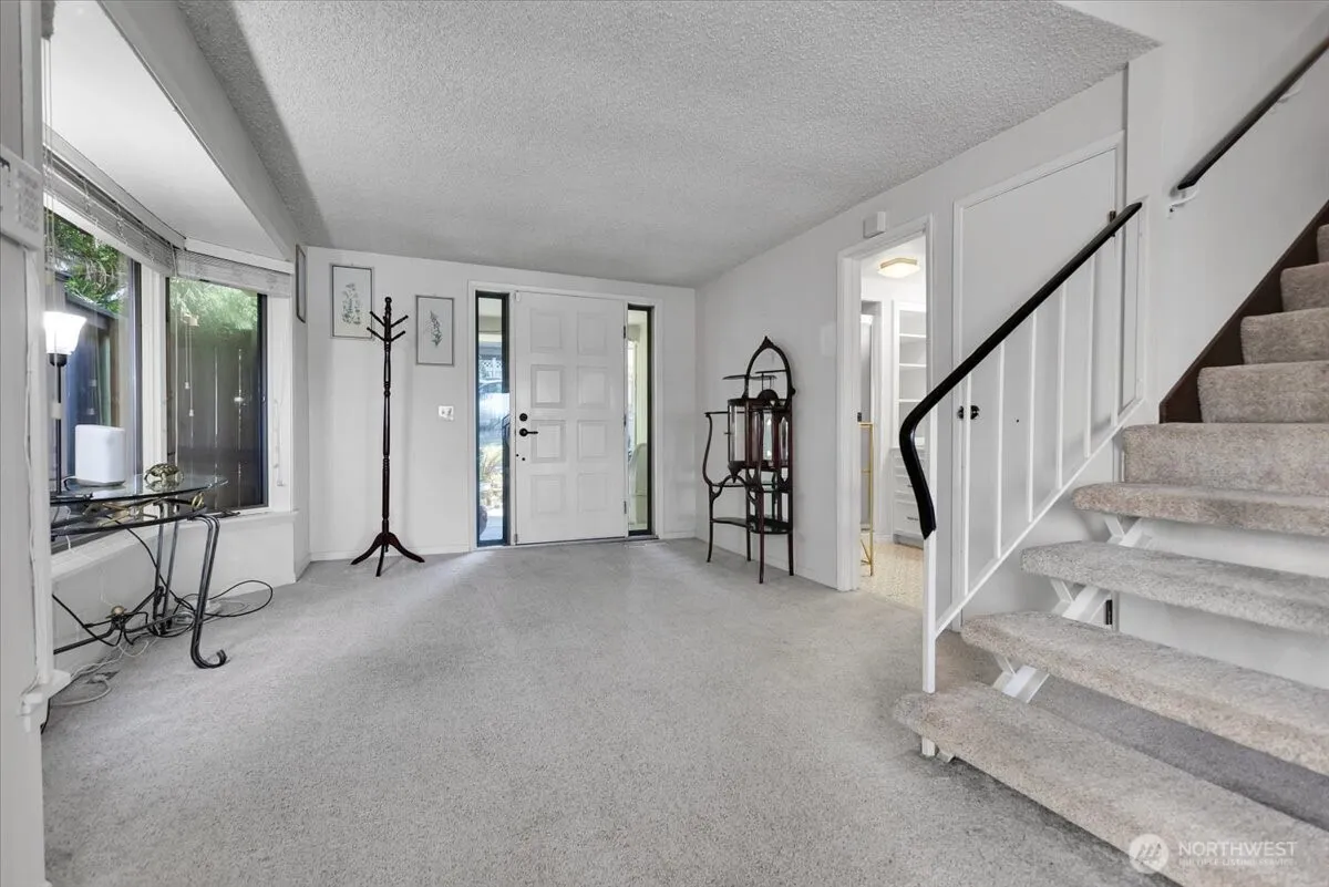 Property photo for 15402 Rose Road Sw, Lakewood photo 4