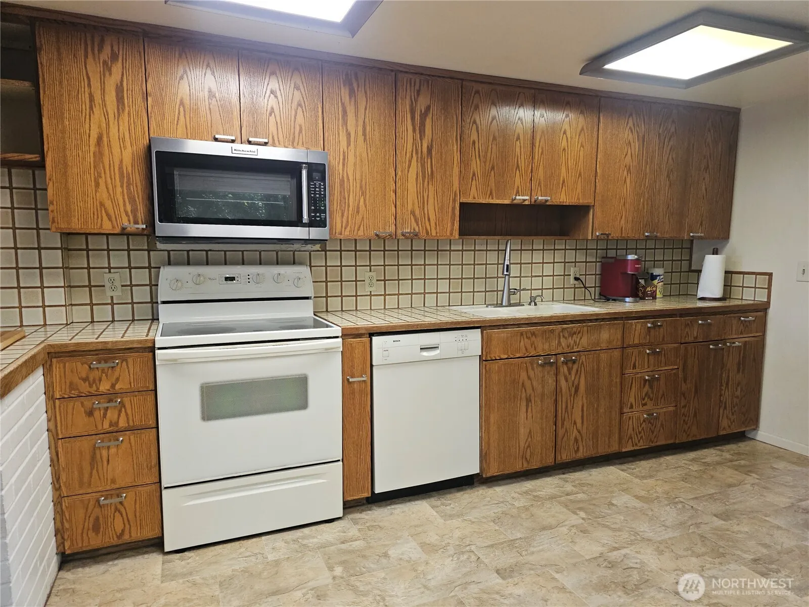 Property photo for 15402 Rose Road Sw, Lakewood photo 4