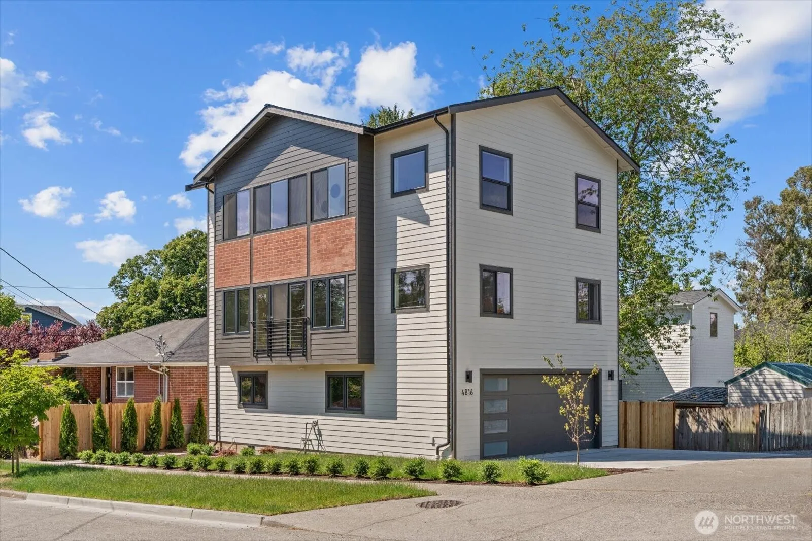 Property photo for 4816 Sw Findlay Street, Seattle